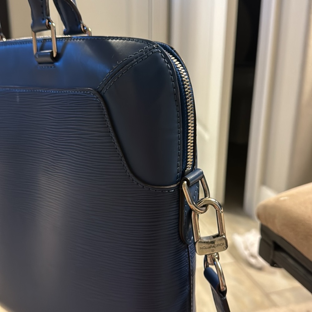 Louis Vuitton Toledo Blue Epi Oliver - Picture 10 of 12